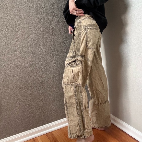 Urban Outfitters Pants - Urban Outfitters Khaki Cargo Pants Women’s 2